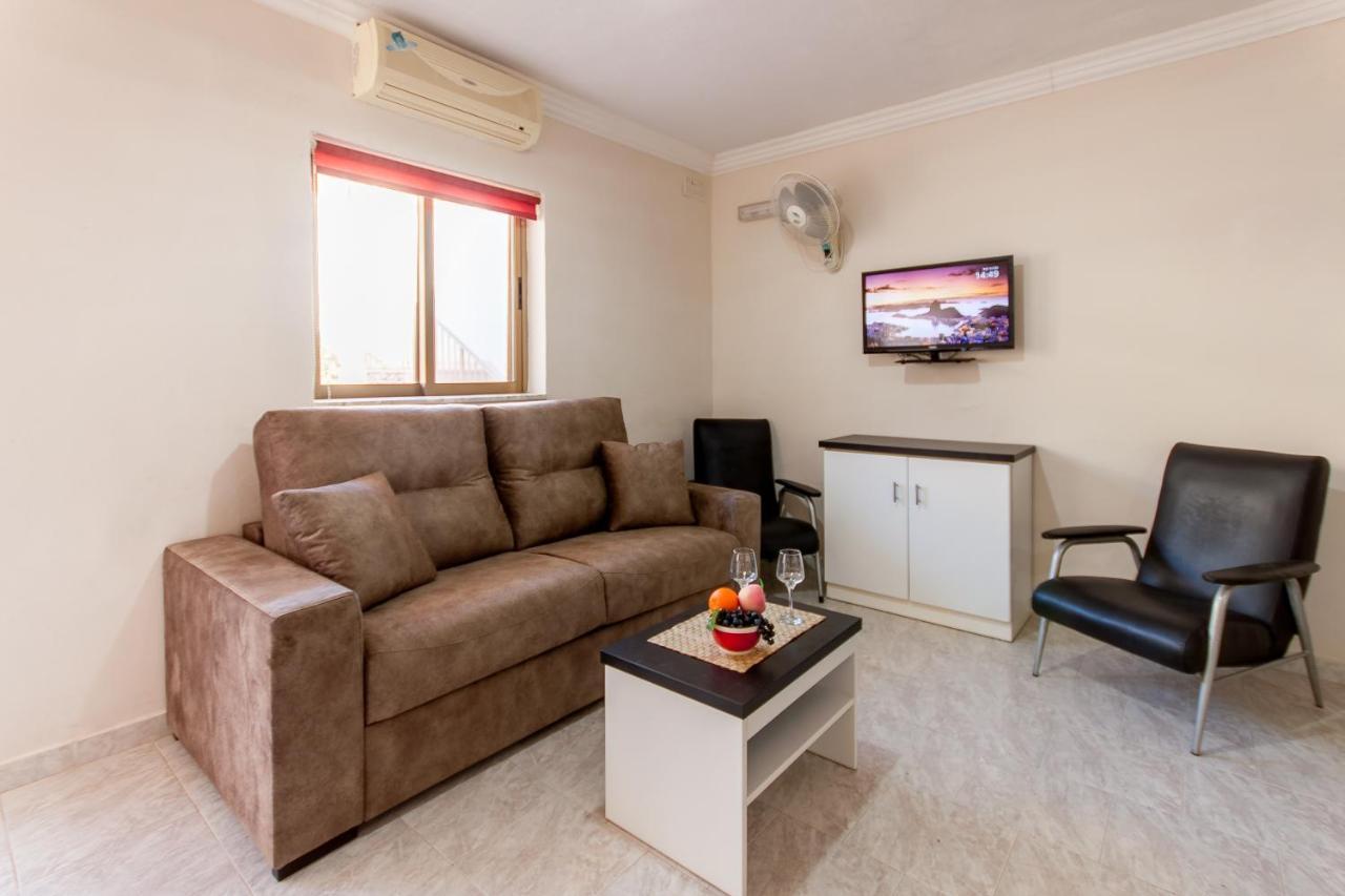 Pool And Sea Merill Apartments - Happy Rentals メーリッハ エクステリア 写真